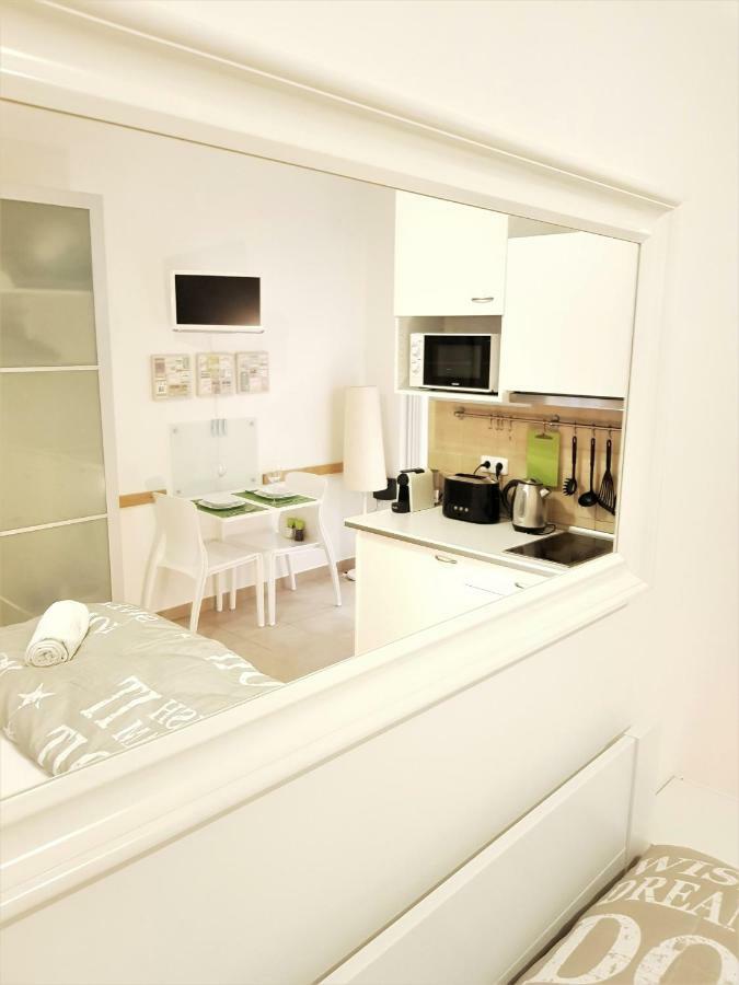 Apartment Cozy With Parking Near Center